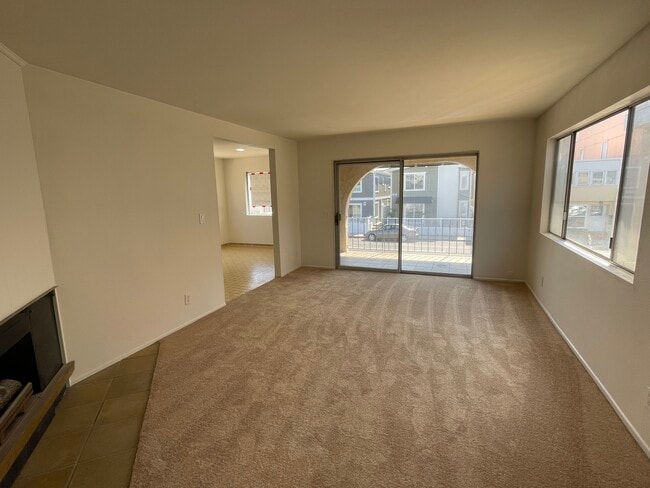Photo - 324 E Balboa Blvd Unit B