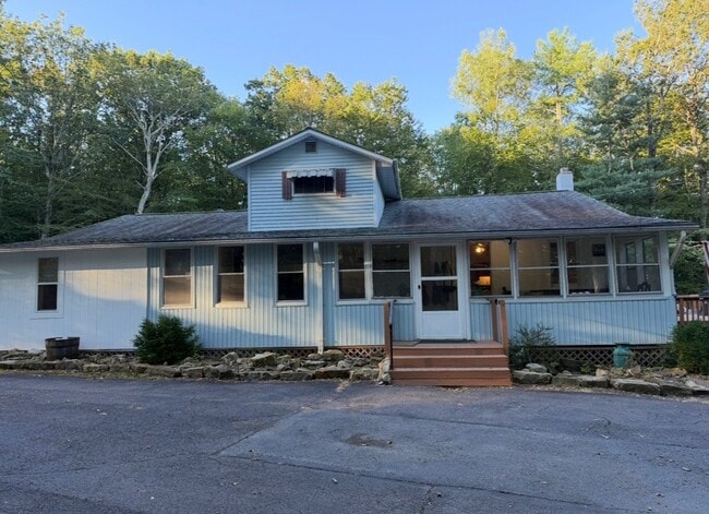 Photo - 300 Klinger Hill Rd