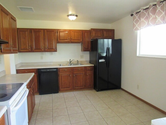 Photo - Spacious Bi Level home backing to open spa...