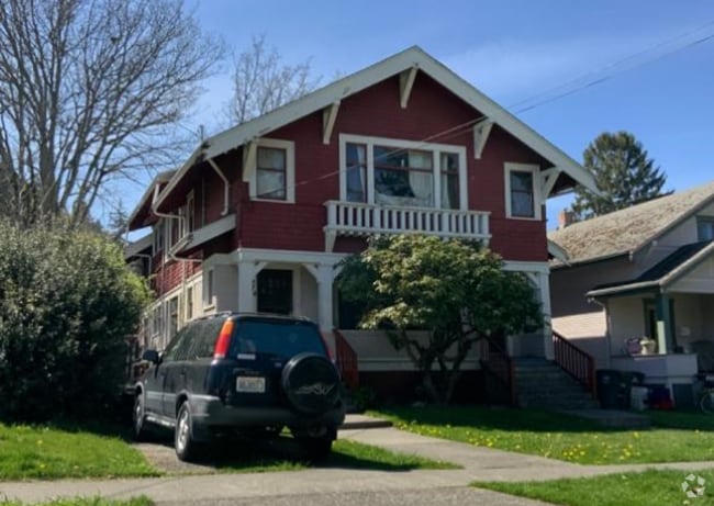 Building Photo - 712 E Maple St Unit 714 Rental