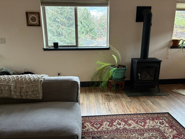 Photo - Charming and secluded Westside Bend apartment