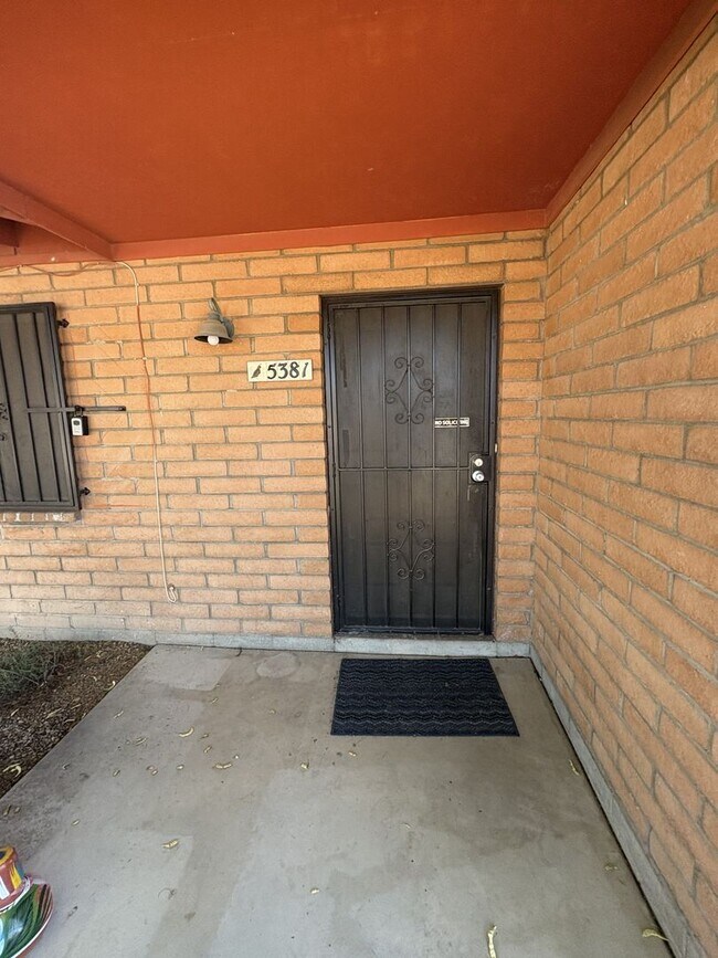 Photo - Convenient location in Midvale Park Close to all your needs