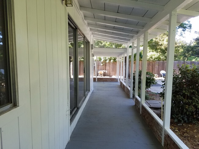 Photo - 220 Sherman Dr