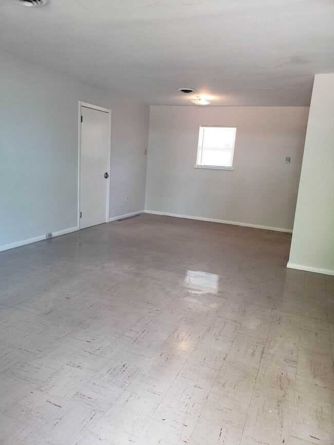 Photo - 3 bed 1 bath house with garage