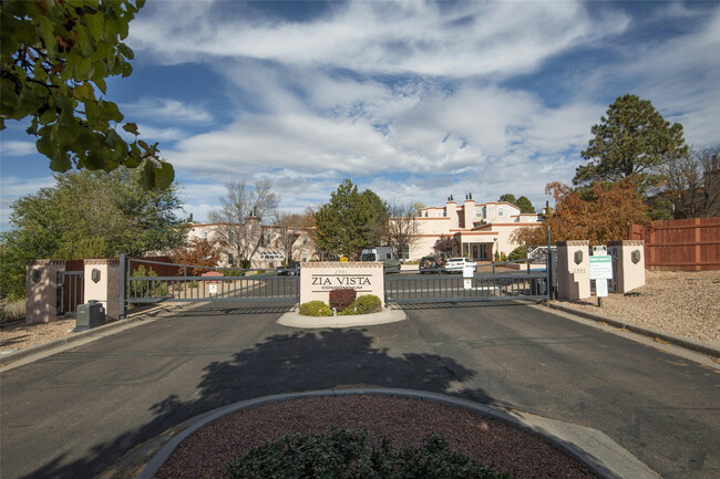 Gated Entry - 2501 W Zia Rd Condo Unit Building10108