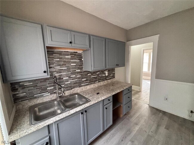 Photo - 7411 Cornelia Ave Unidad 2