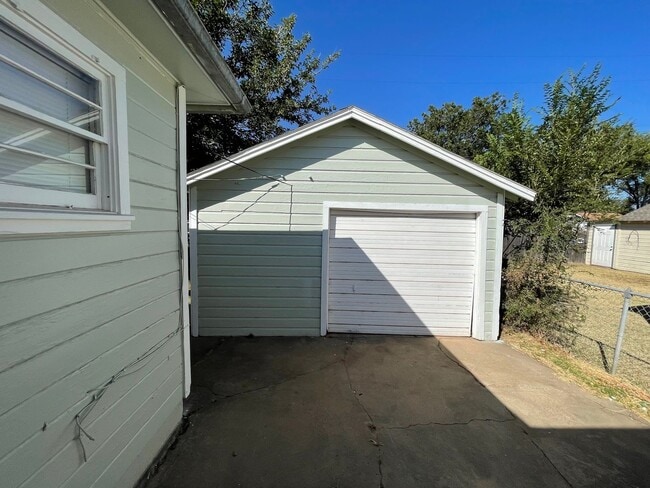 Photo - Spacious 4 bedroom home ready to rent!