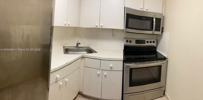 Photo - 666 W 81st St Unit 220