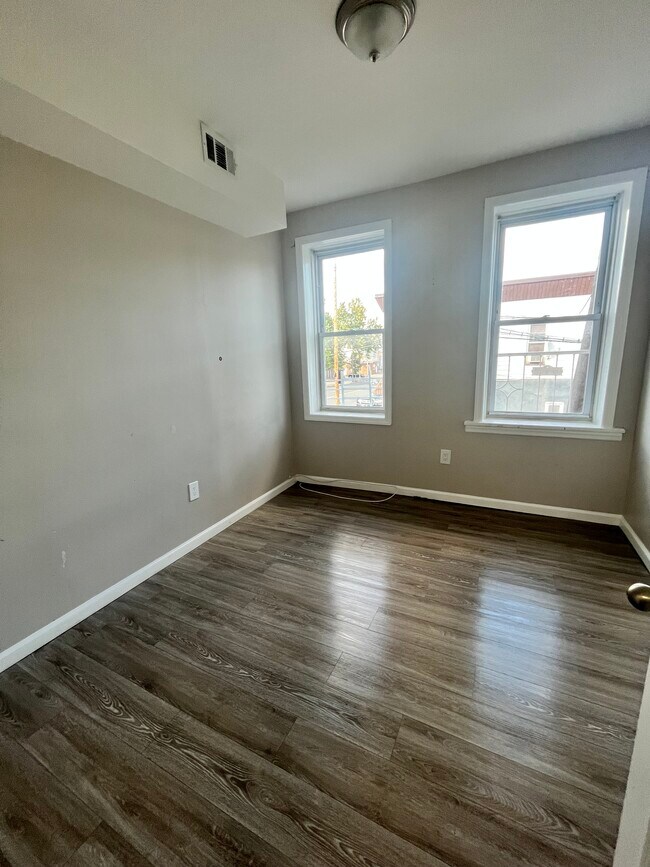 488 Kennedy Blvd 5 - 489 Kennedy Blvd Unit 5