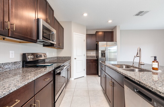 Photo - 6986 King Creek Dr