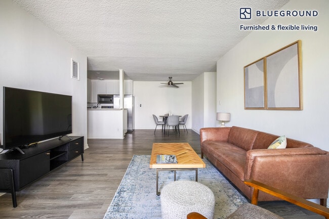 Photo - 219 S Barrington Ave Unidad FL3-ID340