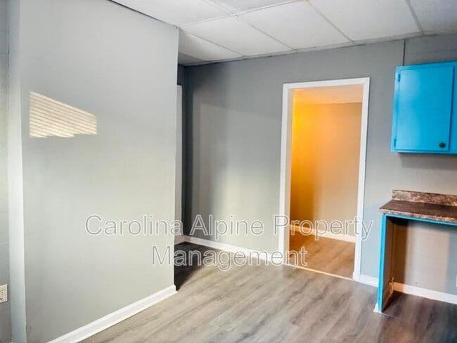 Photo - 401 Gardner St