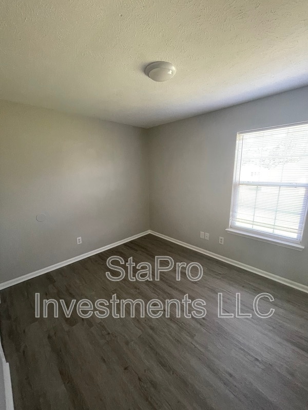 Photo - 120 Village Pl