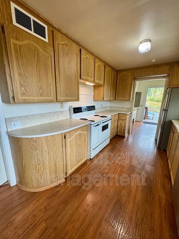 Photo - 2492 E Pickering Rd