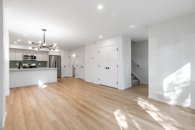 Photo - 11514-11587 87 St NW Unit 1