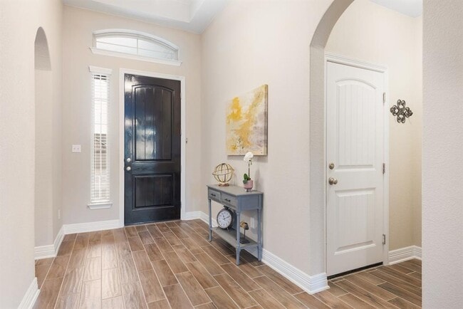 Photo - 521 Betony Lp