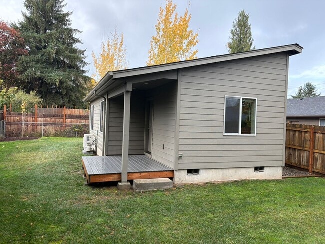 Building Photo - Charming NW Salem Home for Rent