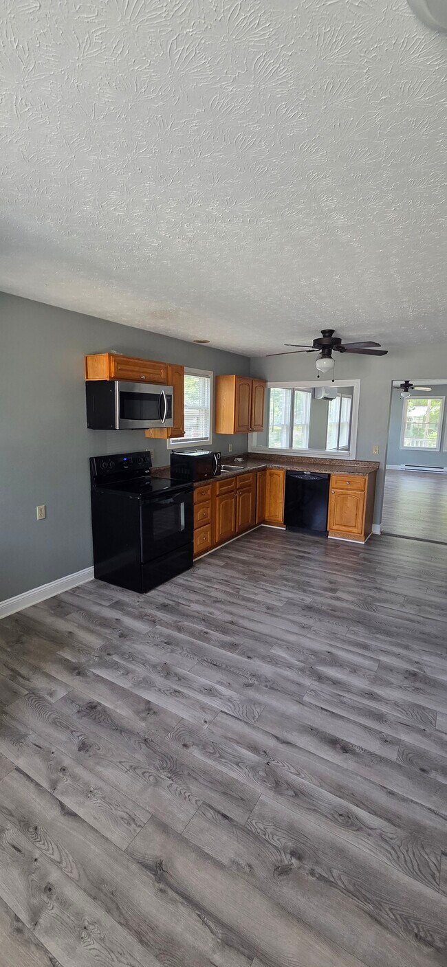 Photo - 126 E Lorain St