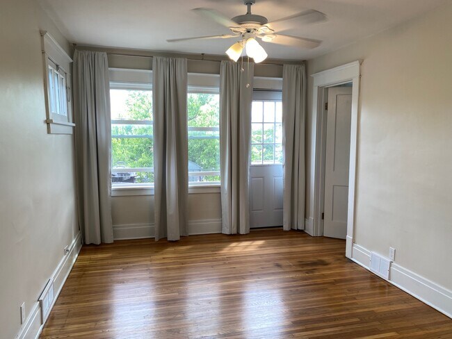 Photo - 509 Hinman Ave