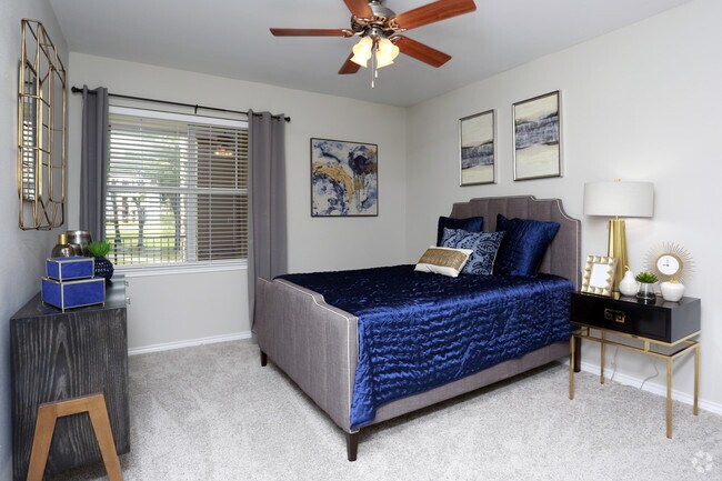 1BR,1BA-810sft