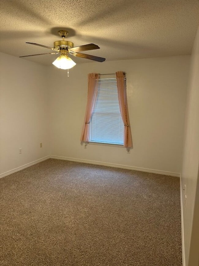 Photo - 223 Runnymeade Dr