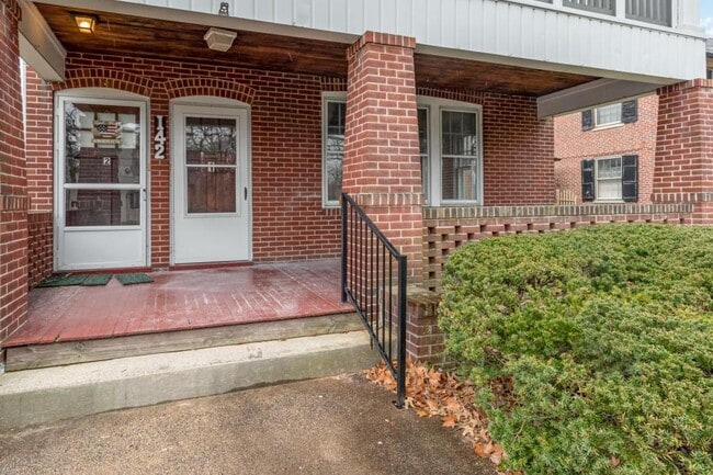 Photo - 142 Riddle Rd