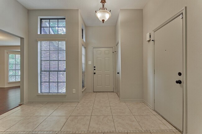 Photo - 2 Village Knoll Pl