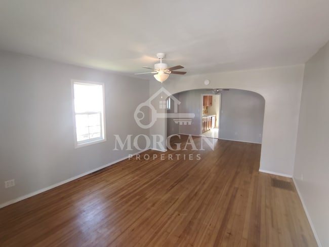 Photo - 1225 W 5th St