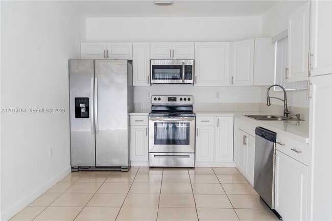 Photo - 379 NE 34th Ave