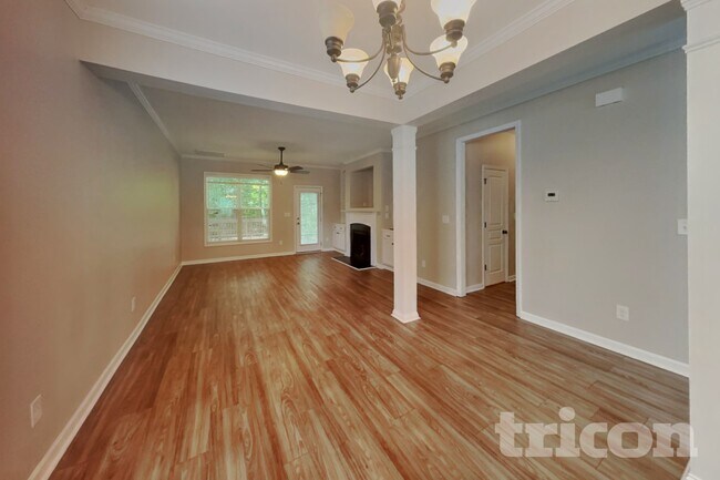 557 McCarthy Dr