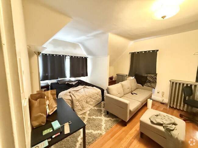 Building Photo - 35 Parsons St Unit 2 Rental