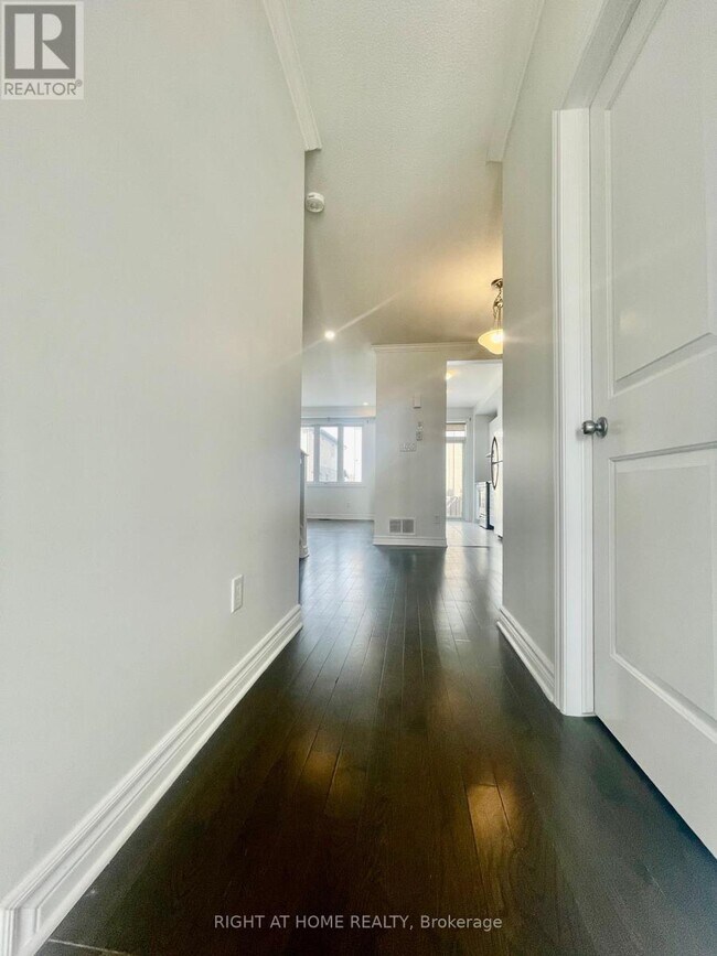 Photo - 810 June Grass St