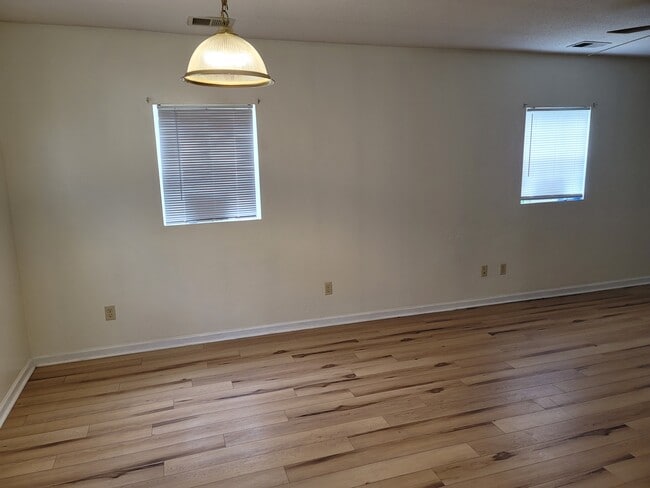 Photo - 346 Railroad Ave