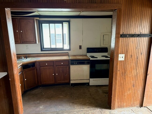 Photo - 521 W Franklin St