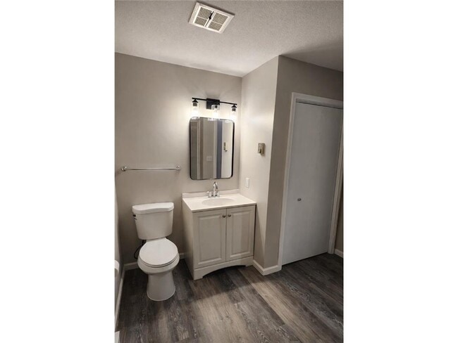 Photo - 114 Lake Ave S Unit 18