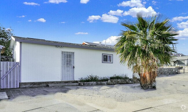 Building Photo - Central 1 Bedroom 1 Bath Unit 3 Rental