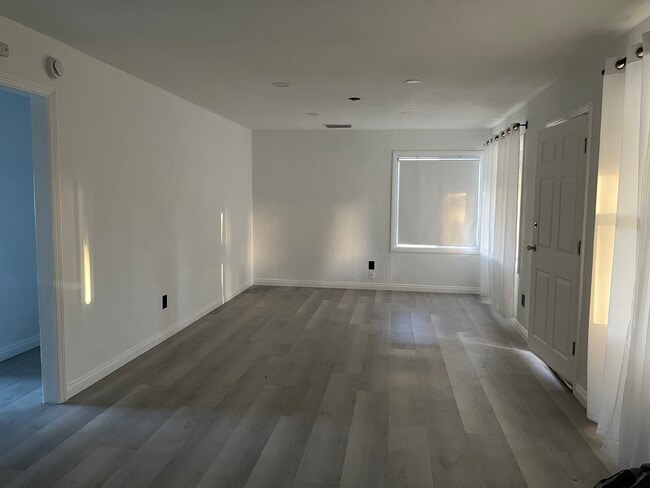 Photo - 398 N Canby St