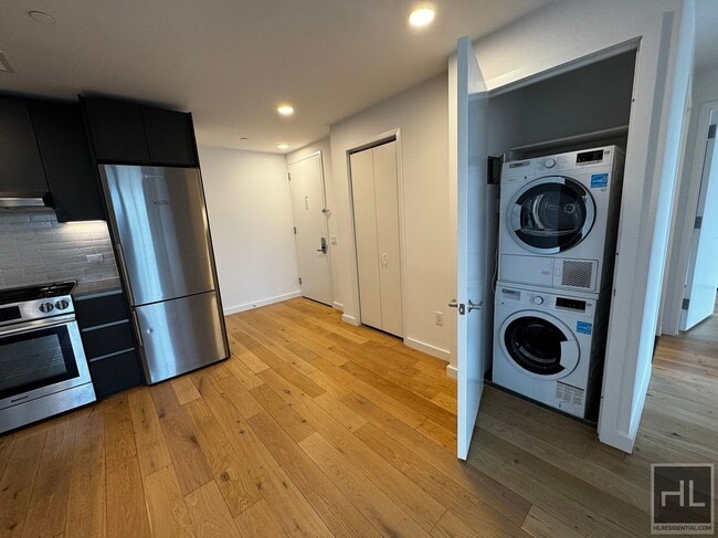 Building Photo - NORTHERN BOULEVARD Unit 6T Rental