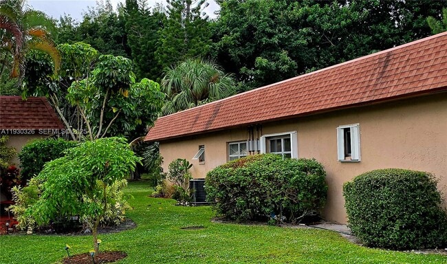 Photo - 1910 Palmland Dr Unidad 2