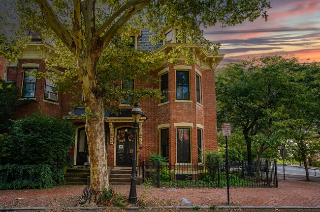 Building Photo - 52 Mattoon St Unit 1