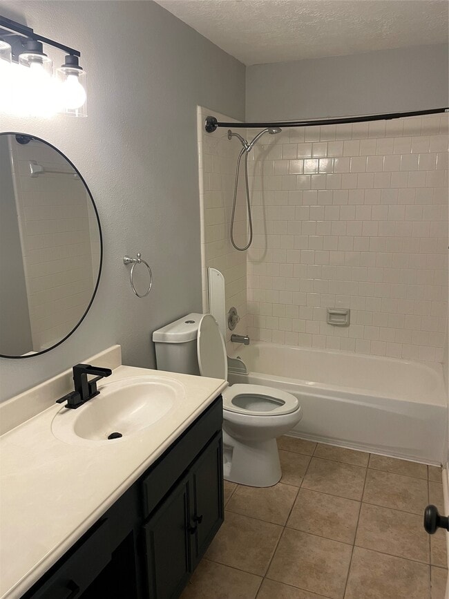 Building Photo - 11115 Winspring Dr