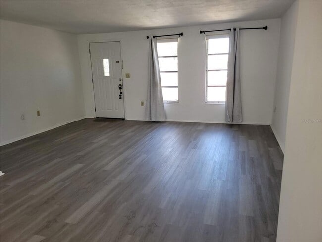 Photo - 6410 Tralee Ave