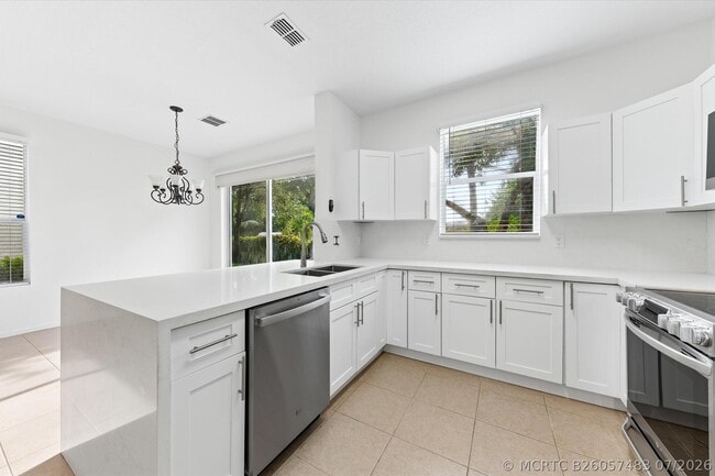 402 Seminole Palms Dr