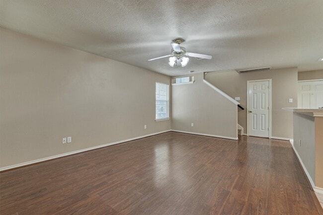 Photo - 231 Blushwood Pl