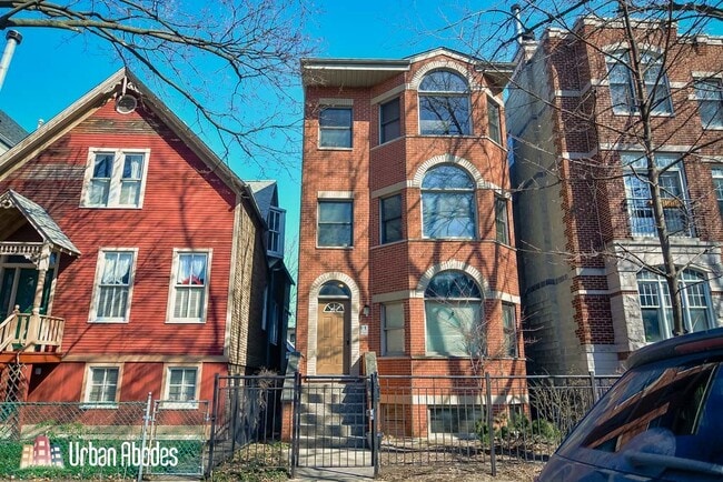 Building Photo - 3713 N Janssen Ave Unit G02C