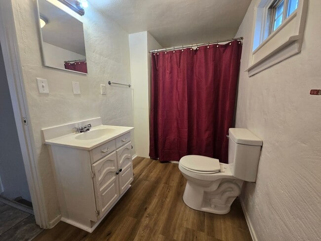 Photo - 1007 Burtner Rd