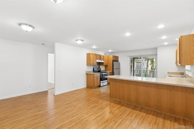 Photo - 415 1st St