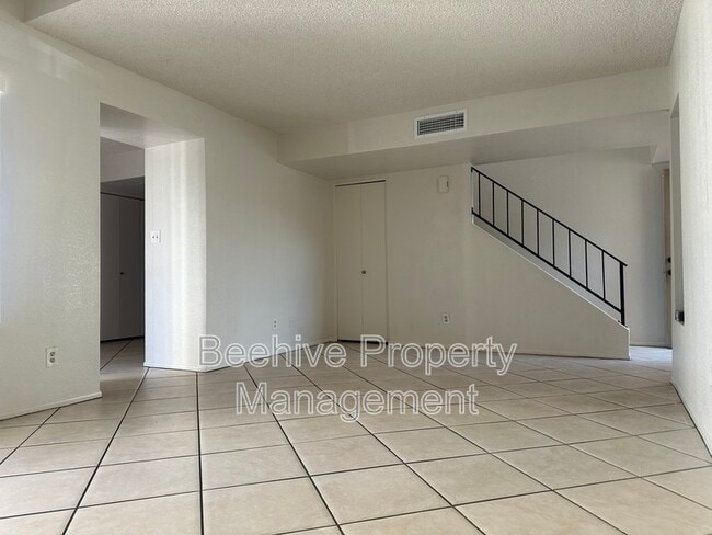 Photo - 1342 W Emerald Ave