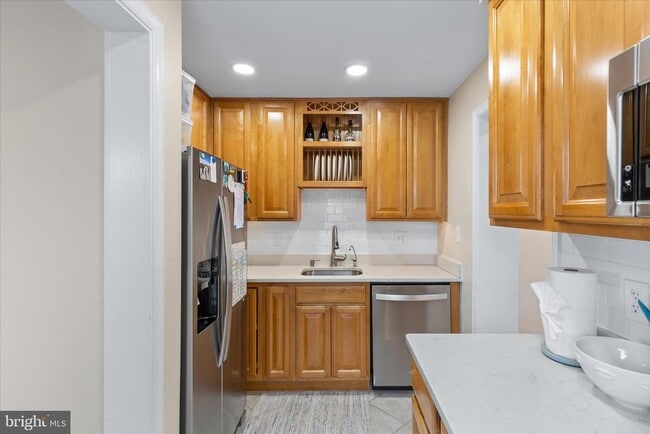 Photo - 10808 Hobson St