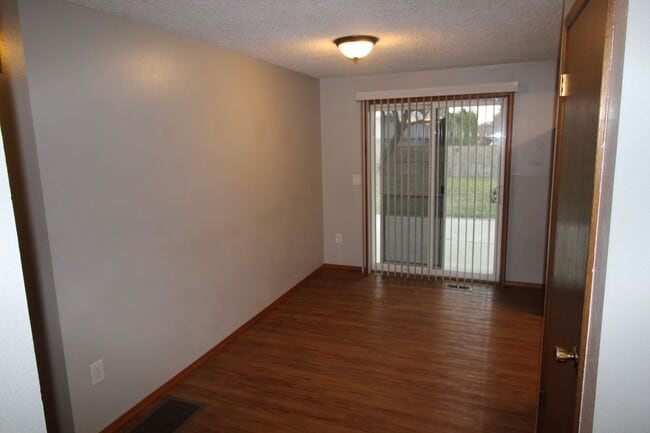 Photo - 6903 N Cincinnati St